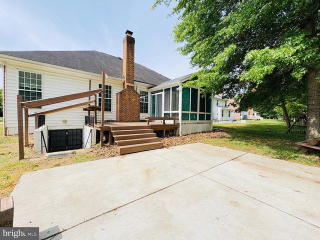 120 CROSS FOXES DR, Fort Washington, MD 20744