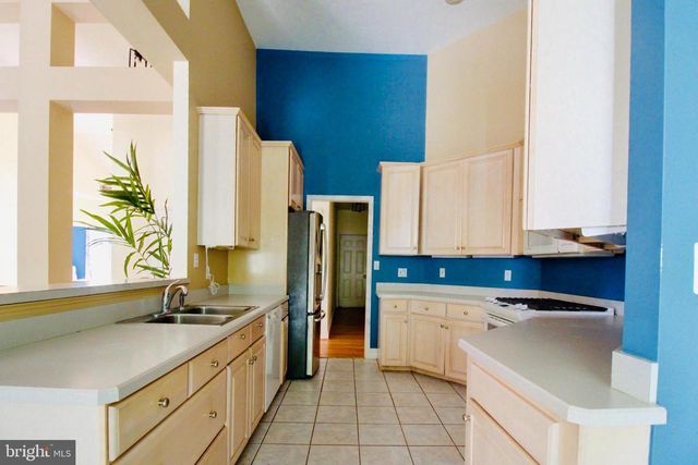 120 CROSS FOXES DR, Fort Washington, MD 20744