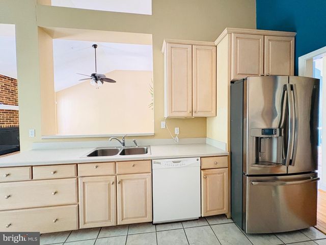120 CROSS FOXES DR, Fort Washington, MD 20744