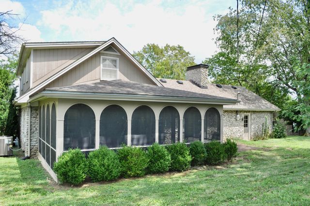 573 Valleybrook Drive, Danville, KY 40422