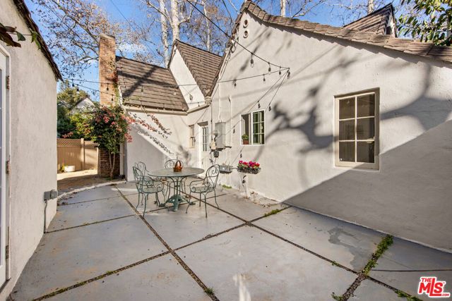 2615 Canyon Drive, Los Angeles, CA 90068