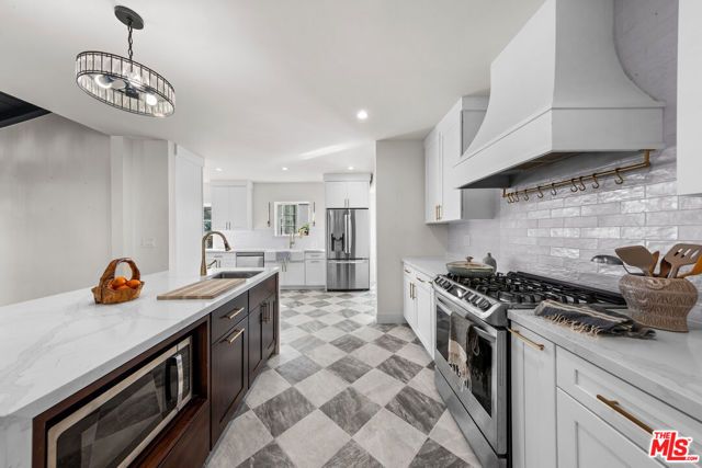 2615 Canyon Drive, Los Angeles, CA 90068