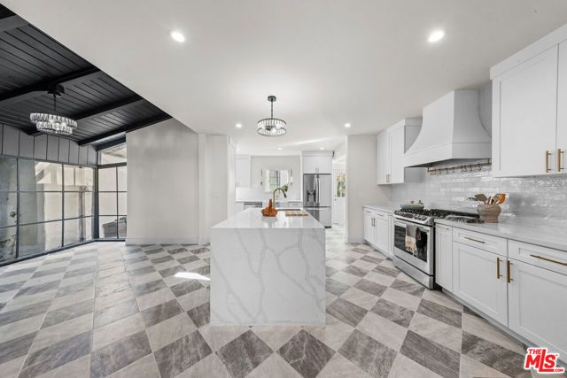 2615 Canyon Drive, Los Angeles, CA 90068