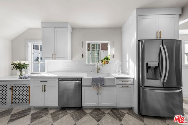 2615 Canyon Drive, Los Angeles, CA 90068