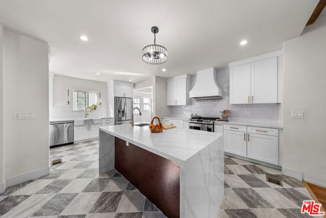 2615 Canyon Drive, Los Angeles, CA 90068