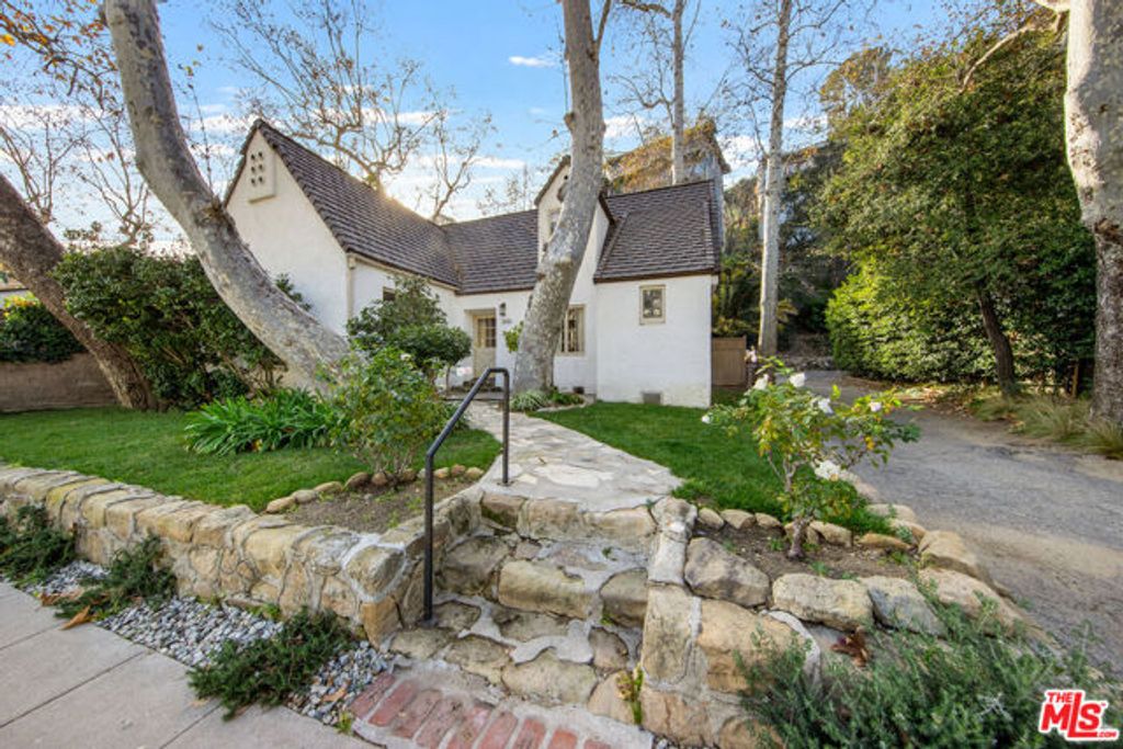 2615 Canyon Drive, Los Angeles, CA 90068