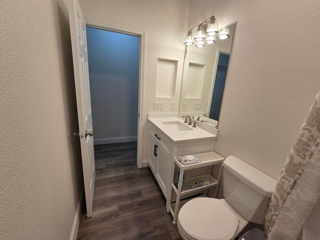 1695 Cochran Avenue, Tulare, CA 93274