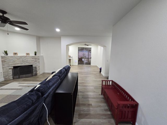 1695 Cochran Avenue, Tulare, CA 93274