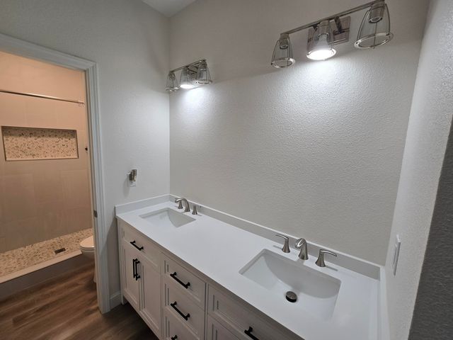 1695 Cochran Avenue, Tulare, CA 93274