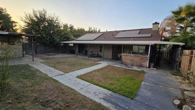 1695 Cochran Avenue, Tulare, CA 93274
