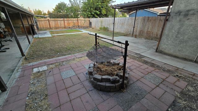 1695 Cochran Avenue, Tulare, CA 93274