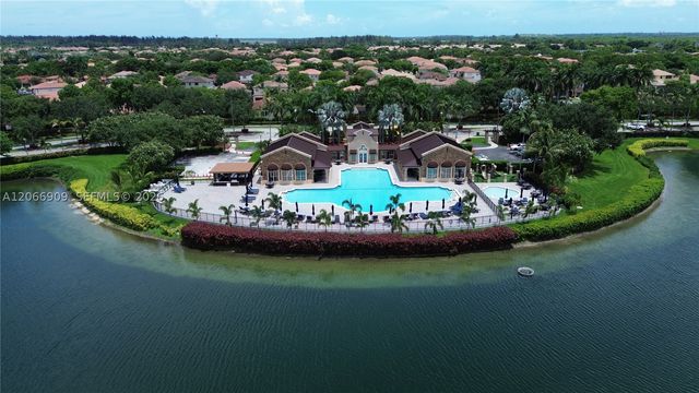 3390 NE 13th Cir Dr 206-19, Homestead, FL 33033