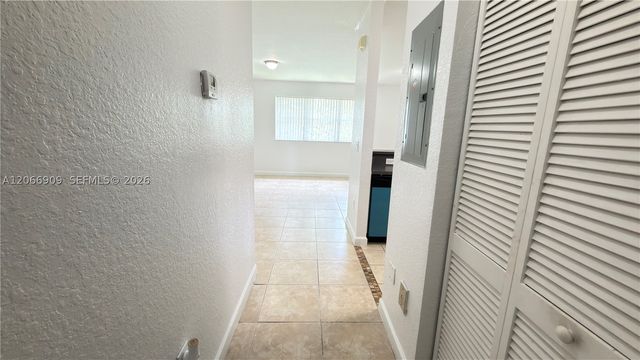 3390 NE 13th Cir Dr 206-19, Homestead, FL 33033