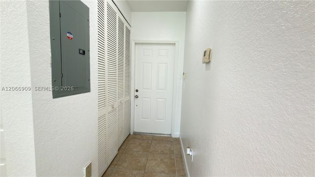 3390 NE 13th Cir Dr 206-19, Homestead, FL 33033