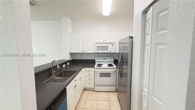 3390 NE 13th Cir Dr 206-19, Homestead, FL 33033