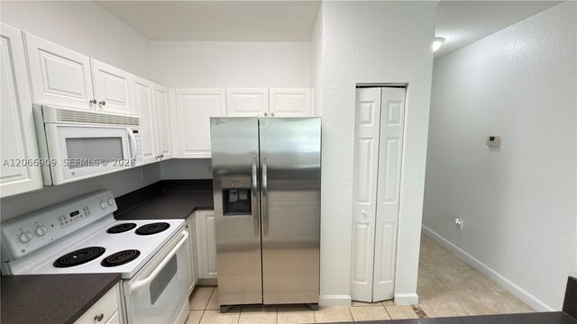 3390 NE 13th Cir Dr 206-19, Homestead, FL 33033