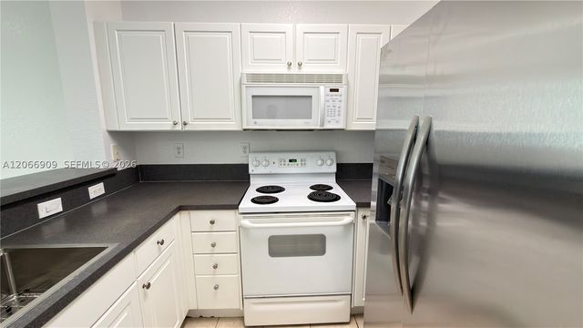 3390 NE 13th Cir Dr 206-19, Homestead, FL 33033