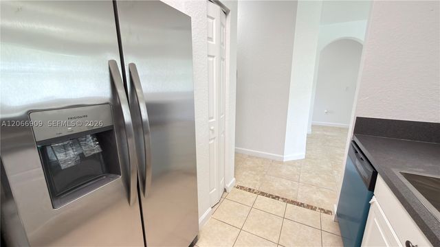 3390 NE 13th Cir Dr 206-19, Homestead, FL 33033