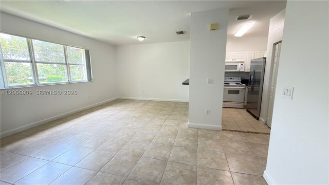 3390 NE 13th Cir Dr 206-19, Homestead, FL 33033