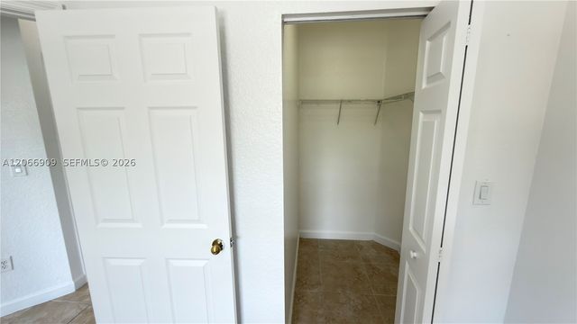 3390 NE 13th Cir Dr 206-19, Homestead, FL 33033