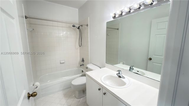 3390 NE 13th Cir Dr 206-19, Homestead, FL 33033