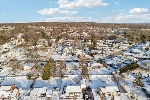 662 College Road, Farmingville, NY 11738