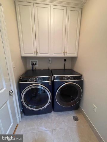 310 UPPER COLLEGE TER, Frederick, MD 21701