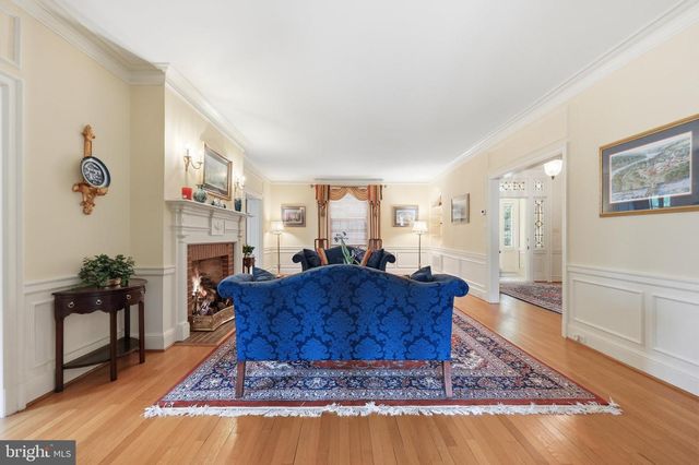 310 UPPER COLLEGE TER, Frederick, MD 21701