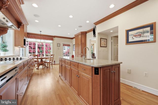 310 UPPER COLLEGE TER, Frederick, MD 21701
