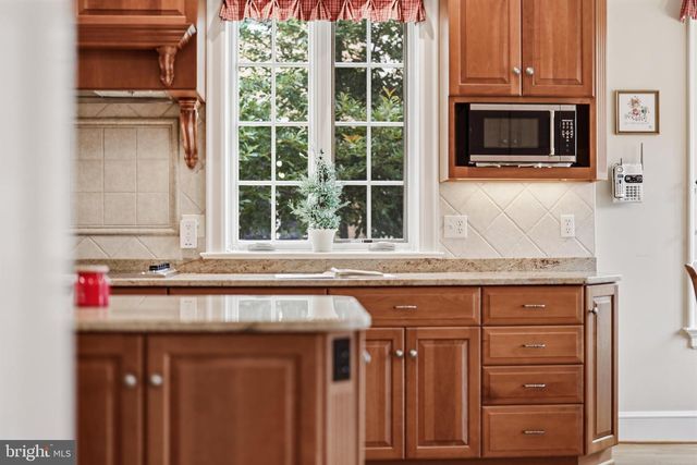 310 UPPER COLLEGE TER, Frederick, MD 21701