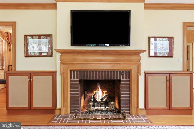 310 UPPER COLLEGE TER, Frederick, MD 21701