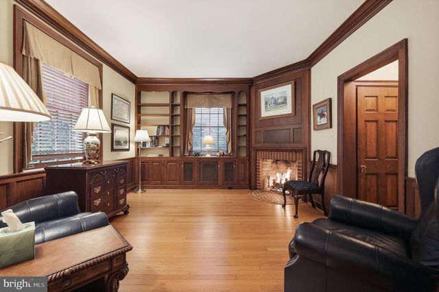 310 UPPER COLLEGE TER, Frederick, MD 21701
