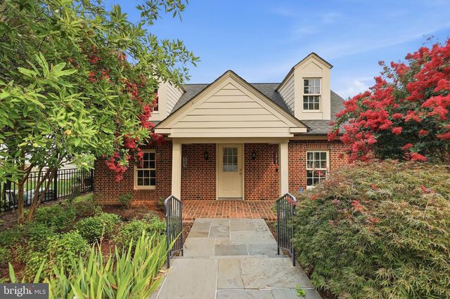 310 UPPER COLLEGE TER, Frederick, MD 21701