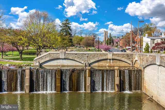 310 UPPER COLLEGE TER, Frederick, MD 21701