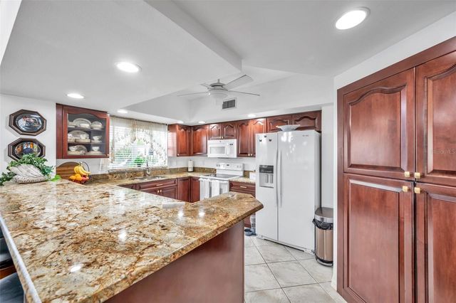 1200 COUNTRY CLUB DRIVE 2106, Largo, FL 33771