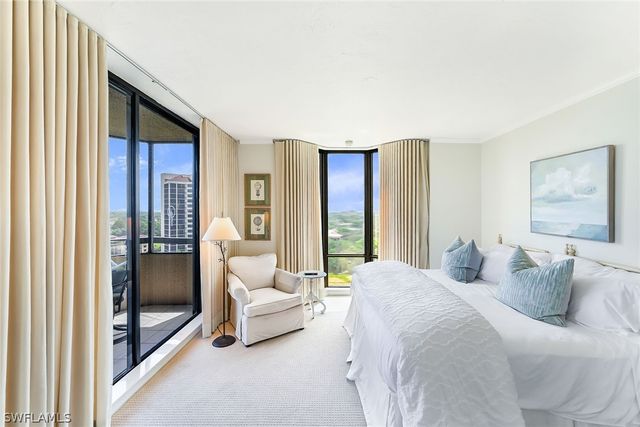 6075 Pelican Bay BLVD 1105, Naples, FL 34108