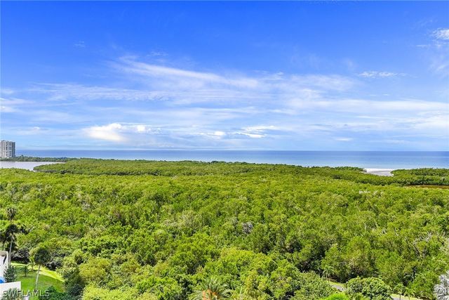 6075 Pelican Bay BLVD 1105, Naples, FL 34108