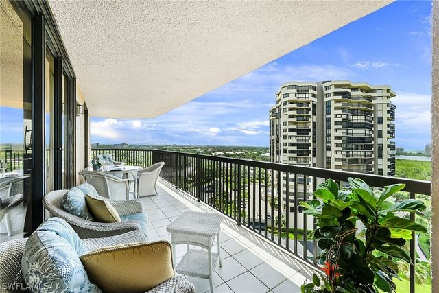 6075 Pelican Bay BLVD 1105, Naples, FL 34108