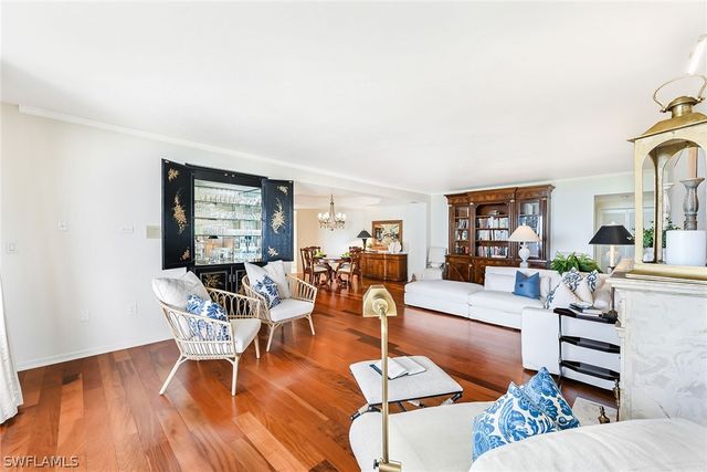 6075 Pelican Bay BLVD 1105, Naples, FL 34108