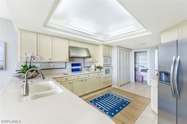 6075 Pelican Bay BLVD 1105, Naples, FL 34108