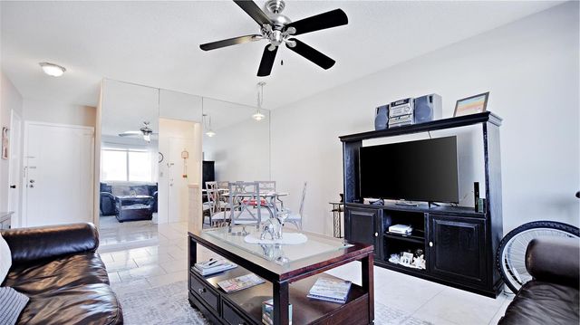 6263 NE 19th Avenue 923, Fort Lauderdale, FL 33308