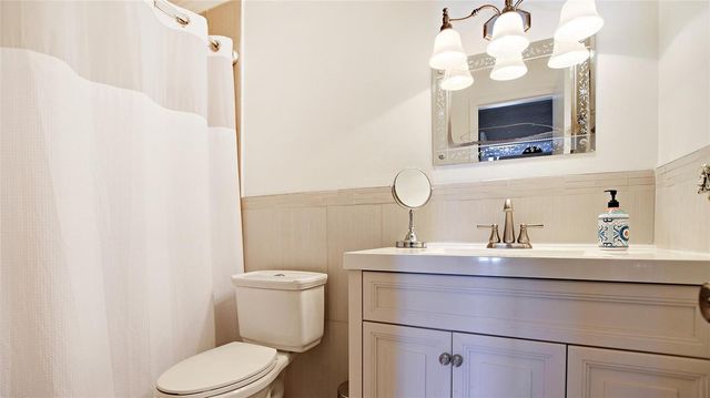 6263 NE 19th Avenue 923, Fort Lauderdale, FL 33308
