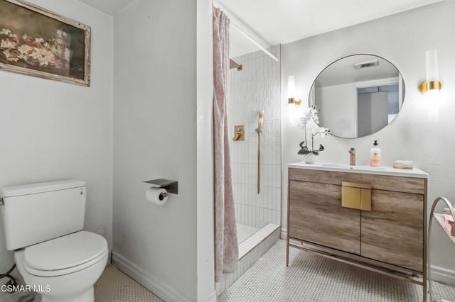 255 Sequoia Court 14, Thousand Oaks, CA 91360
