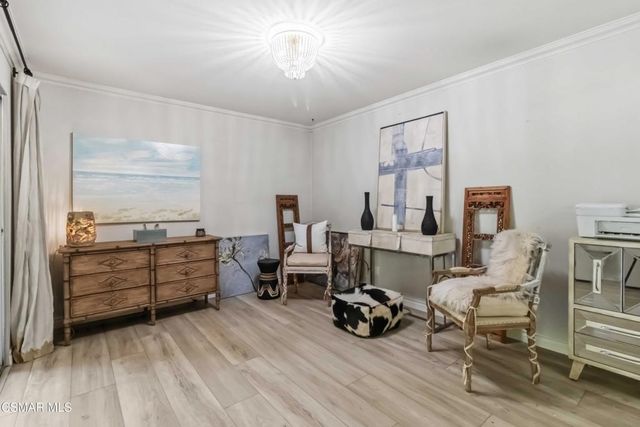 255 Sequoia Court 14, Thousand Oaks, CA 91360
