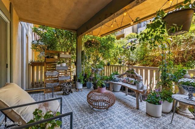 255 Sequoia Court 14, Thousand Oaks, CA 91360