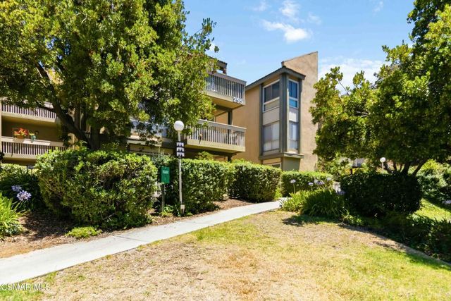 255 Sequoia Court 14, Thousand Oaks, CA 91360