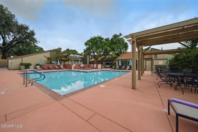 255 Sequoia Court 14, Thousand Oaks, CA 91360