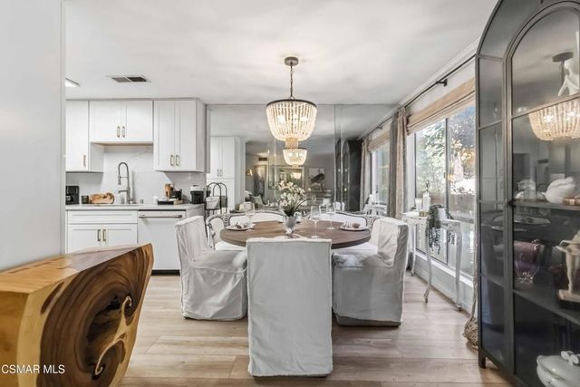 255 Sequoia Court 14, Thousand Oaks, CA 91360