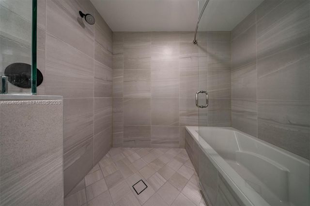 221 SW 12th St 212, Miami, FL 33130