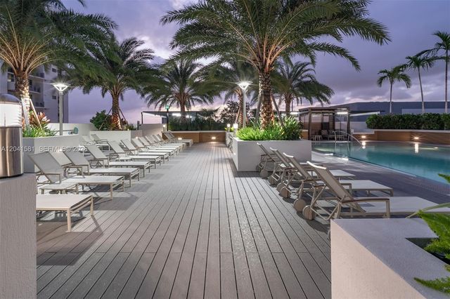 221 SW 12th St 212, Miami, FL 33130